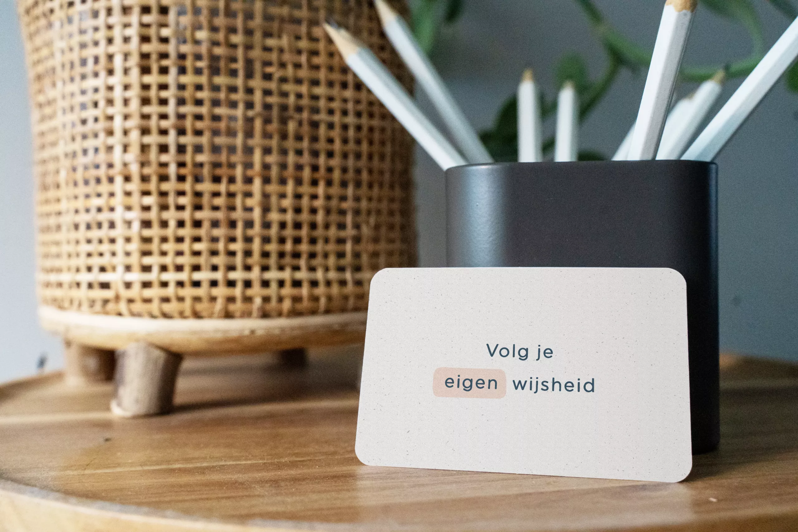Een kaartje uit de set op tafel